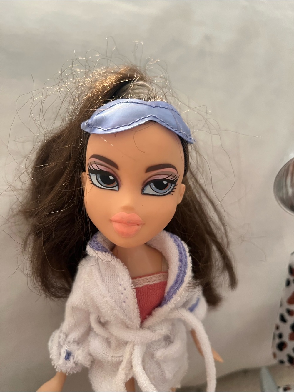Bratz Dana Salon and Spa Doll and Accessories - Picture 13 of 15